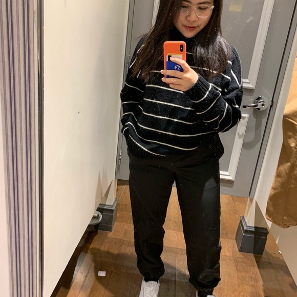 STYLENANDA TURTLENECK SWEATER - Picture 3 of 3